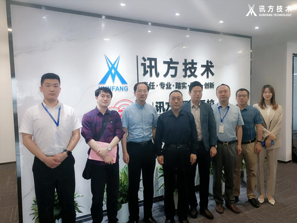 武汉职业技术学院校党委副书记何让波一行莅临NLC电子技术武汉基地